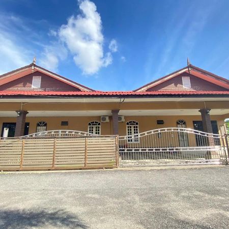 Family Homestay Kuala Terengganu Buitenkant foto