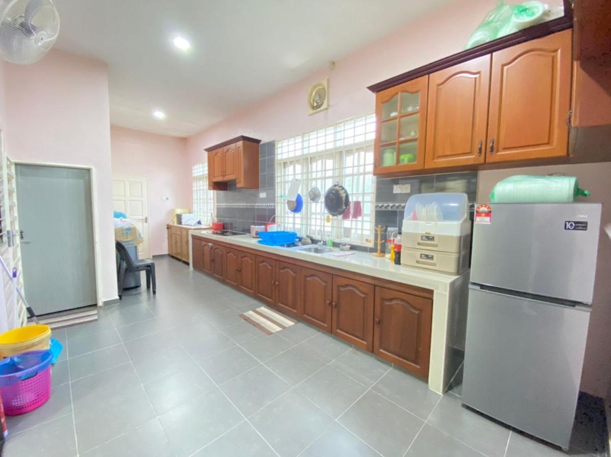 Family Homestay Kuala Terengganu Buitenkant foto