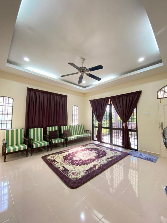 Family Homestay Kuala Terengganu Buitenkant foto