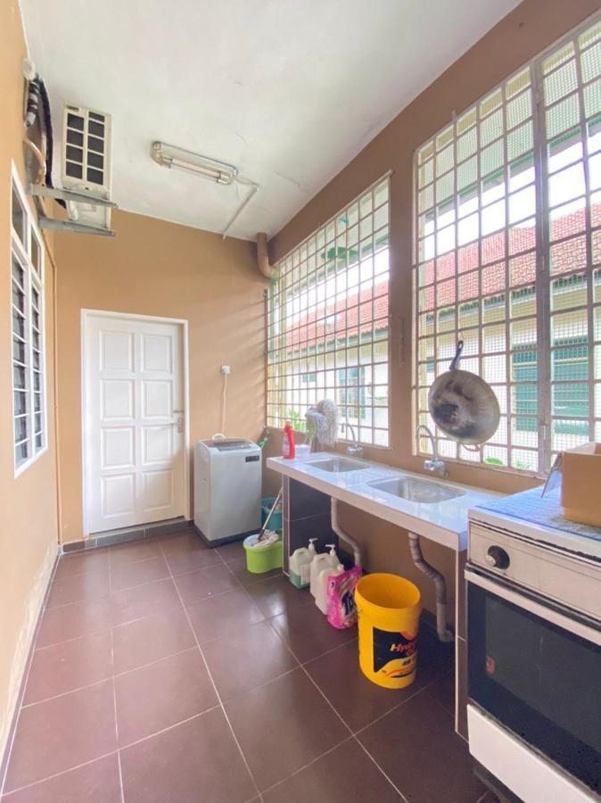 Family Homestay Kuala Terengganu Buitenkant foto