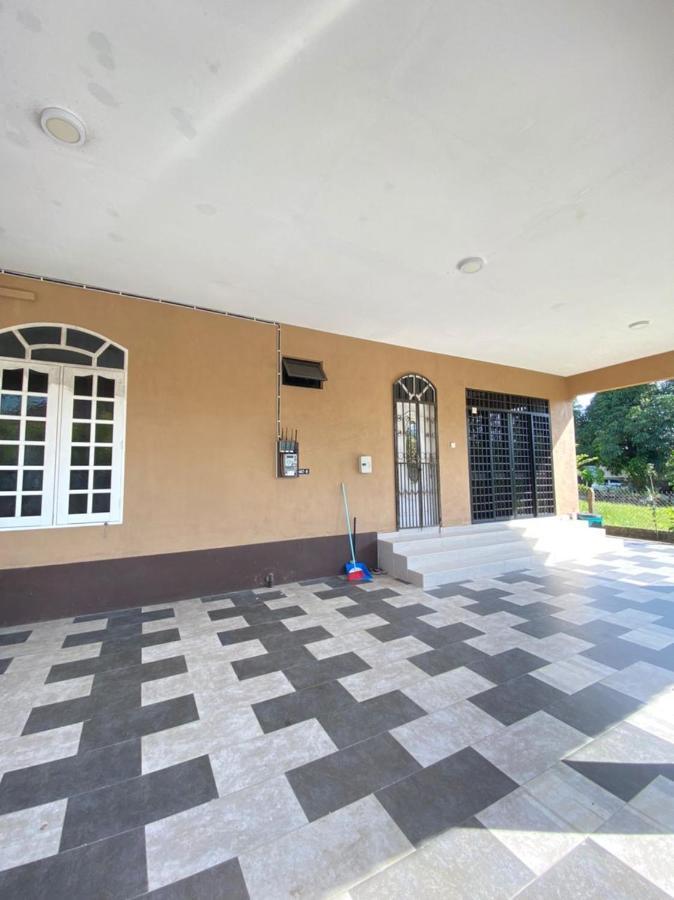 Family Homestay Kuala Terengganu Buitenkant foto