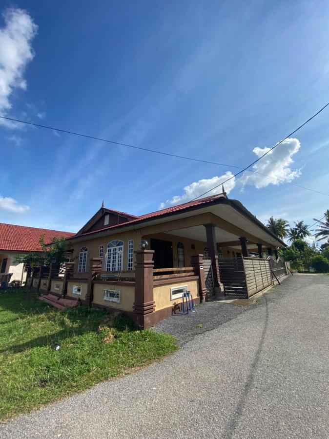 Family Homestay Kuala Terengganu Buitenkant foto