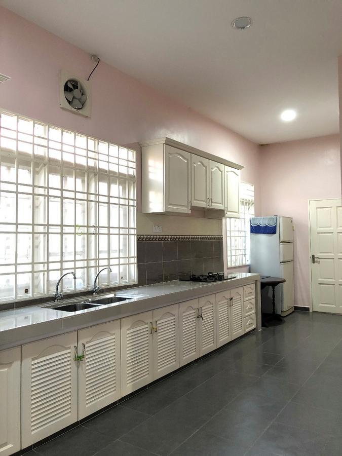 Family Homestay Kuala Terengganu Buitenkant foto