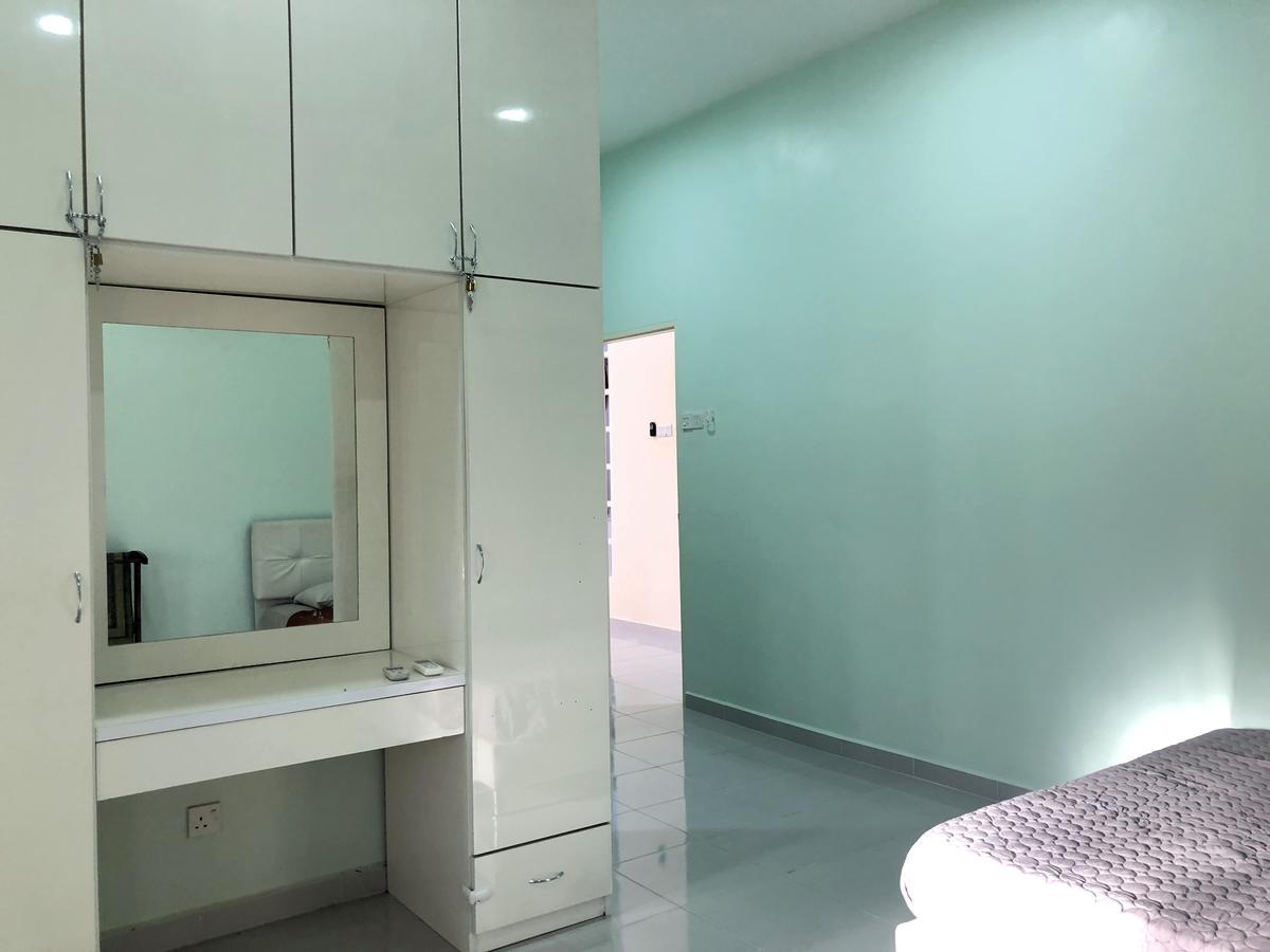 Family Homestay Kuala Terengganu Buitenkant foto