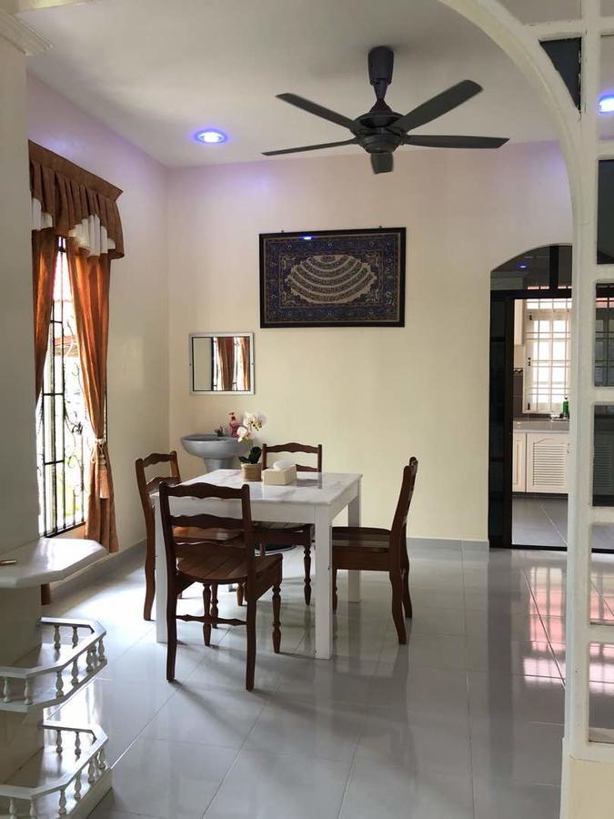Family Homestay Kuala Terengganu Buitenkant foto